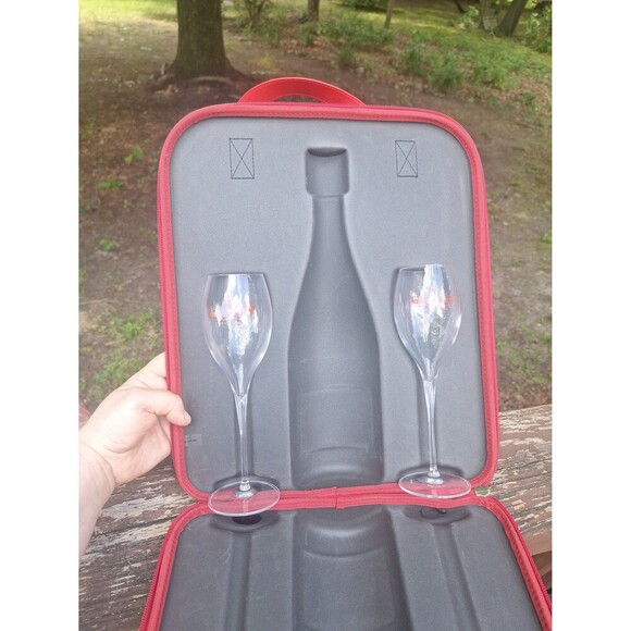 Cooler Wine Case with two Wine Glasses - Picture 4 of 5